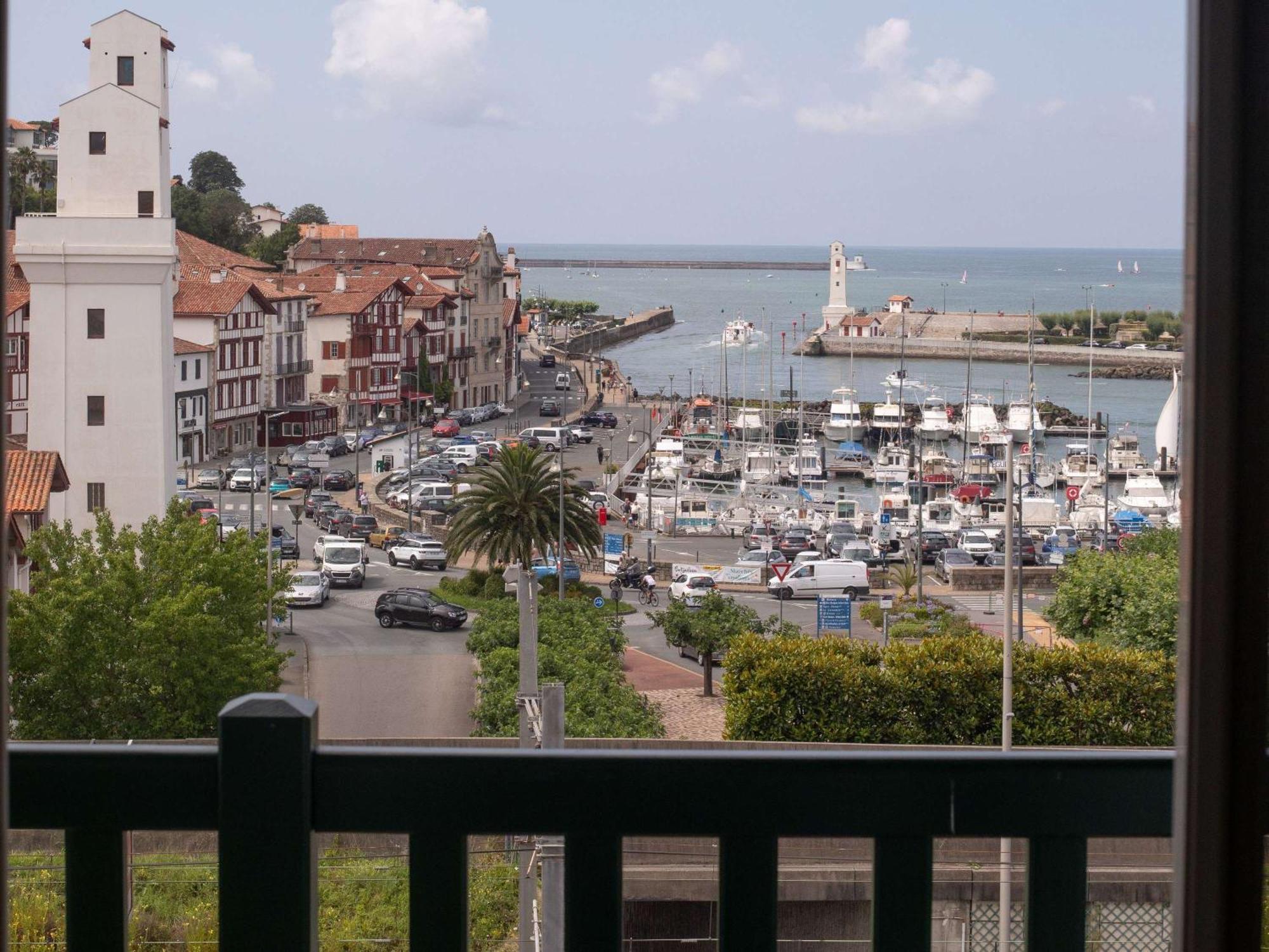 Ibis Ciboure Saint-Jean-De-Luz Hotel Exterior foto